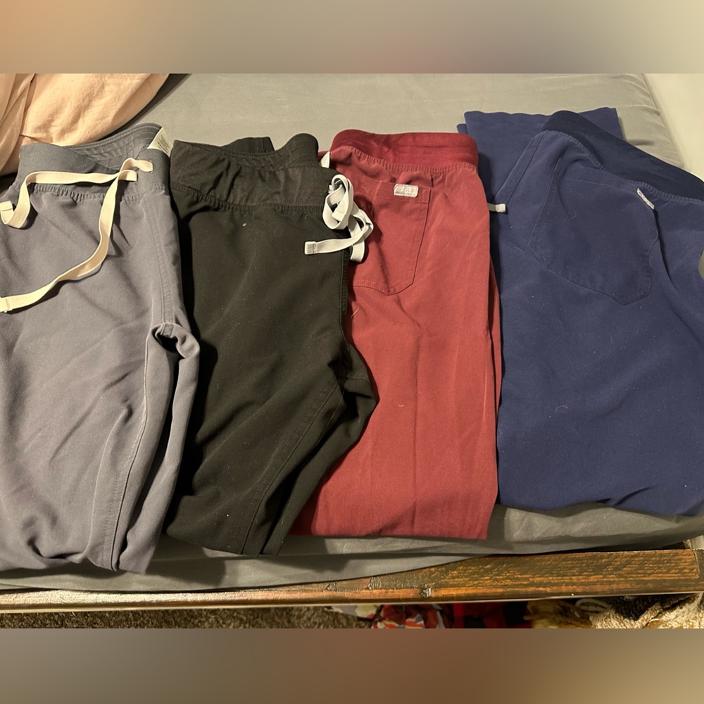 Figs scrubs